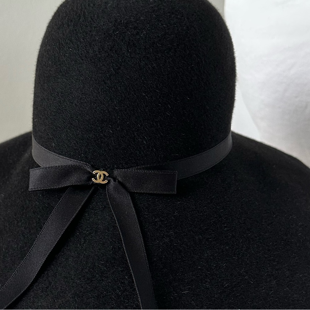 CHANEL Black Wide-Brim Hat with Bow - Picture 5 of 5